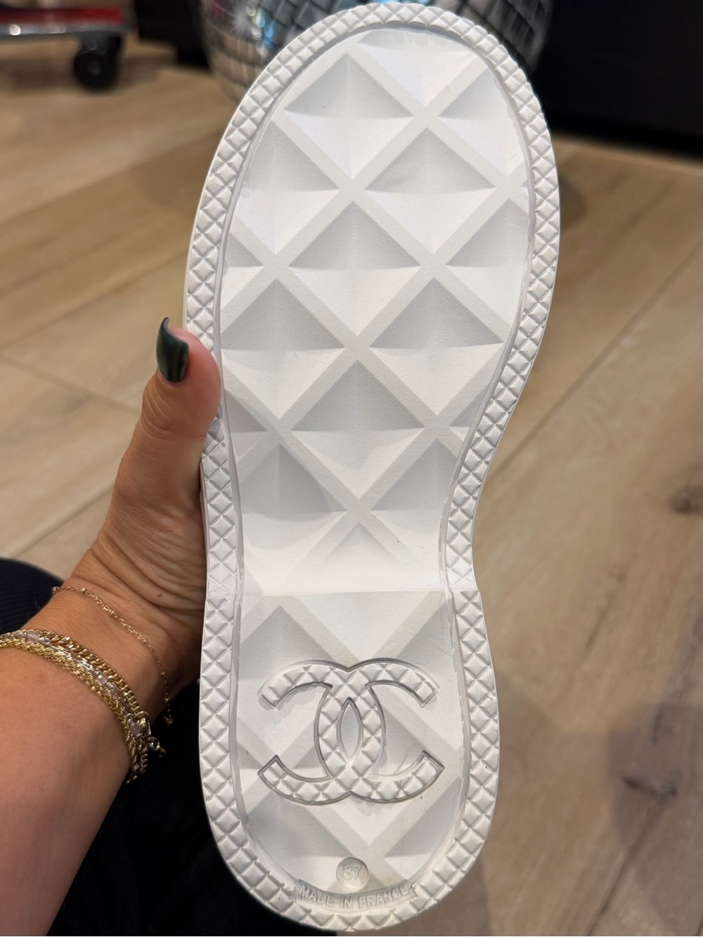 Chanel rain boots - Picture 3 of 6